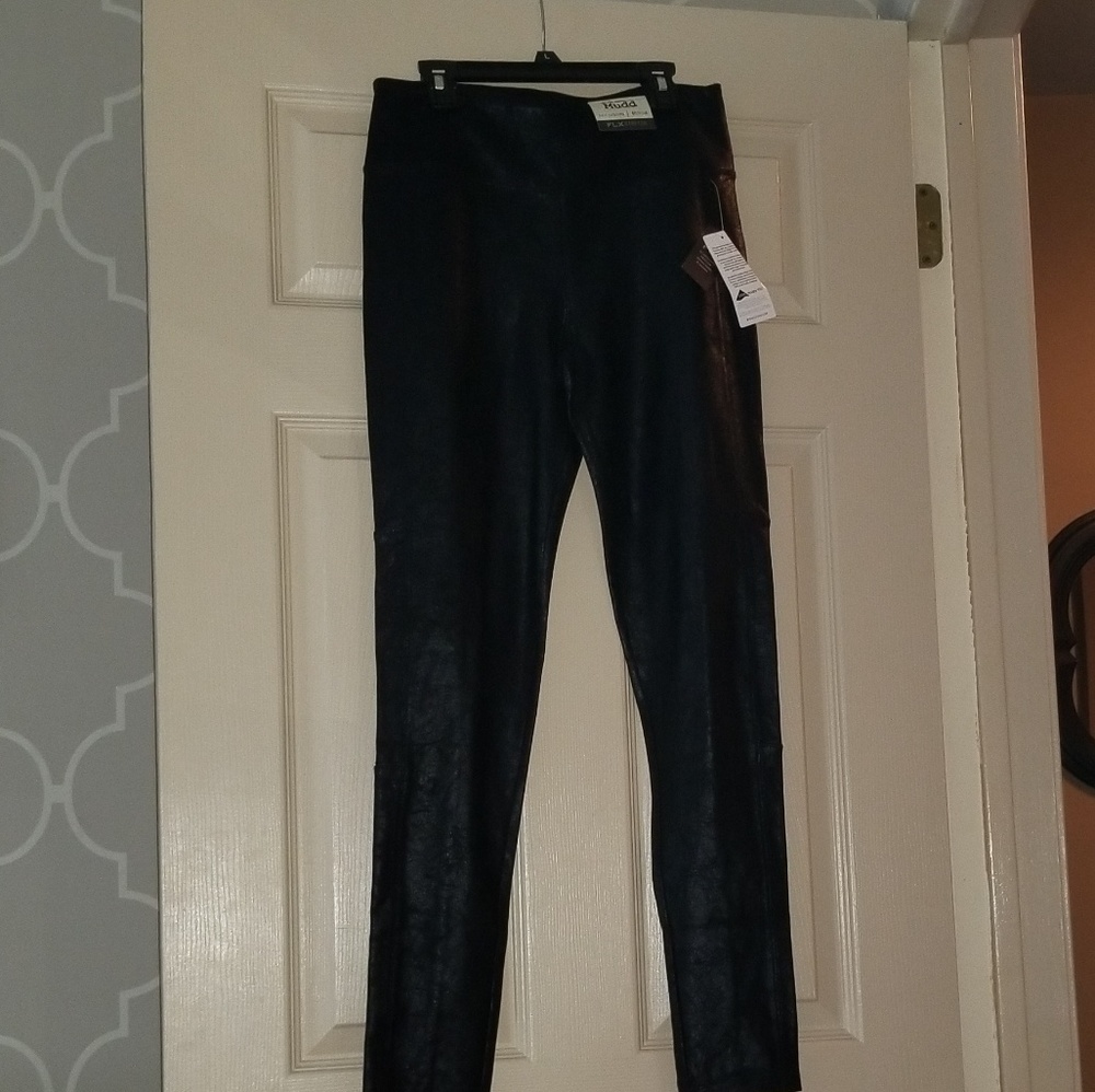Black matalic leggings